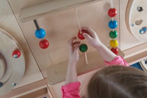 Тактильно-развивающая панель “Магнитные шарики” - fgospostavki.ru - Щёлково